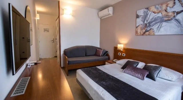 Двухместный номер Standard с балконом и с частичным видом на море Arena Hotel Holiday