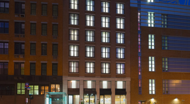 Hampton Inn Seaport Financial District, Забронировать Отель Отели Нью-Йорка с завтраком, рядом с Fearless Girl Statue, Завтраки