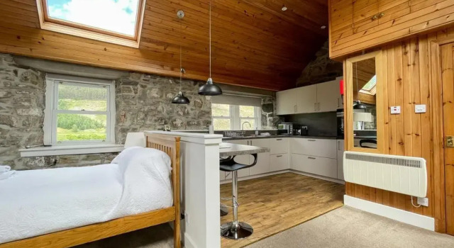 Glacour Studio Cottage, Rezervați Casă de vacanță Bridgend Highlands