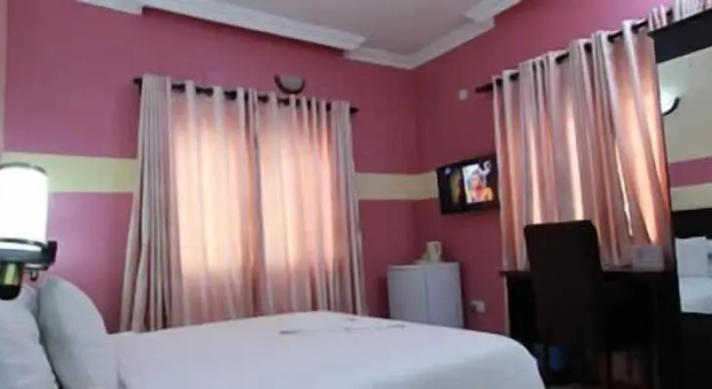 Номер Standard Esado Conference Centre and Suites