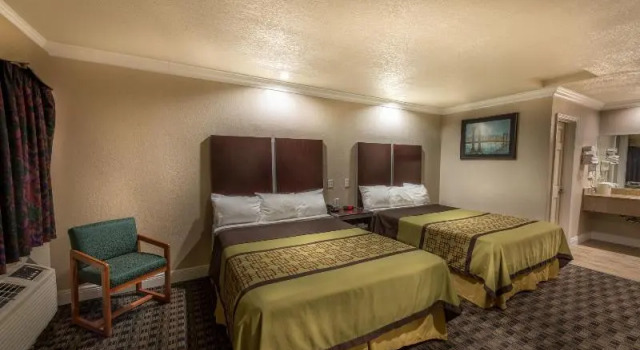 Шестиместный номер Standard Edge Water Inn