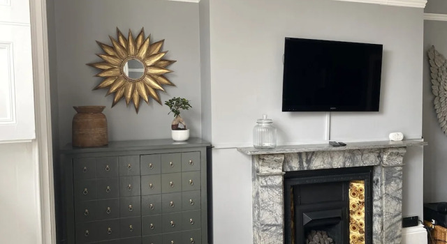 Beautiful 1-bed Apartment in Cheltenham, Varaa Huoneisto Asunnot kohteessa Merseyside, Huoneisto