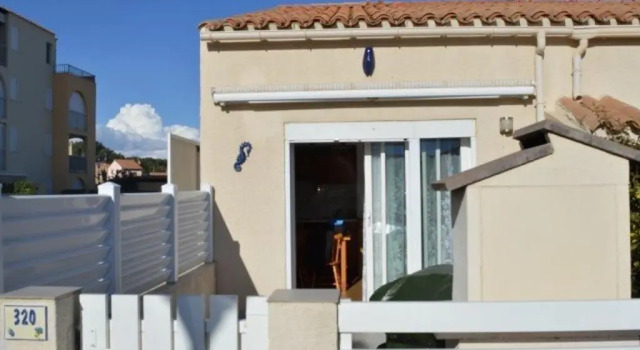 Appartement Narbonne, 2 pièces, 6 personnes - FR-1-229B-45, Book Apartment Hotels in Aude with a Pool, Swimming Pool
