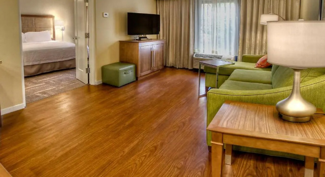 Двухместный люкс c 1 комнатой Hampton Inn and Suites Asheville Airport