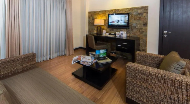 Полулюкс Widus Hotel Clark