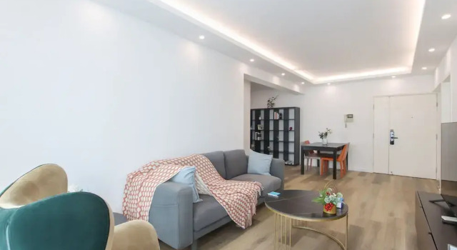 Tyms 2BR Apt Near ITC Xujiahui Line1 11, Varaa Huoneisto Xuhui 