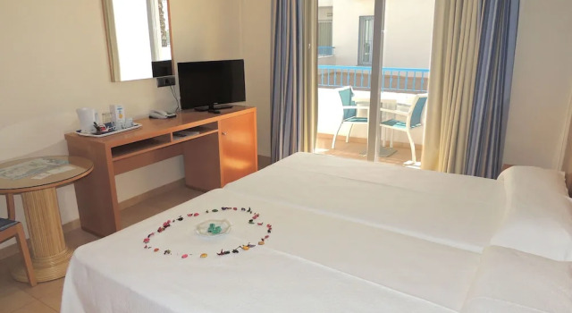 Трёхместный номер Standard Hotel Punta del Cantal
