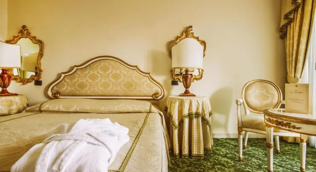 Двухместный номер Superior с балконом и с видом на озеро Park Hotel Ville Montefiori Spa & Centro Benessere