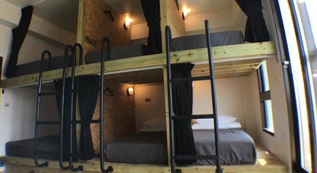 Wave Backpackers - Hostel