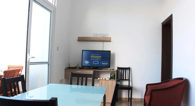 Blue Harbour 4 Seafront apartment by Getaways Malta, Rezervați Apartament Xemxija Bay Malta