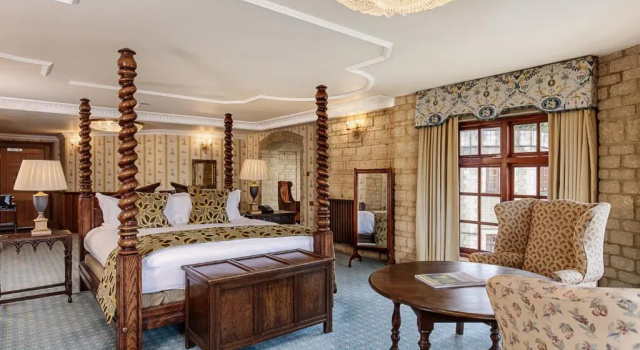 Полулюкс Classic Pennyhill Park Hotel and Spa
