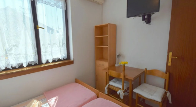 Apartments Blazevic, Prenota Appartamento Hotel a Isole Quarnerine con parcheggio, Parcheggio