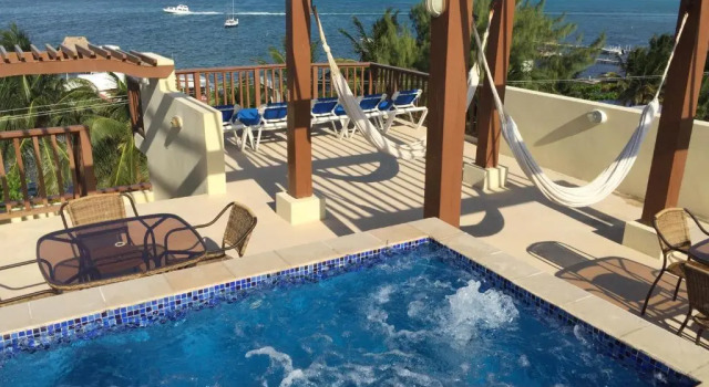 Апартаменты Caye Reef Condos
