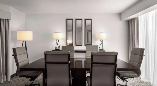 Двухместный номер Executive с балконом Embassy Suites Birmingham