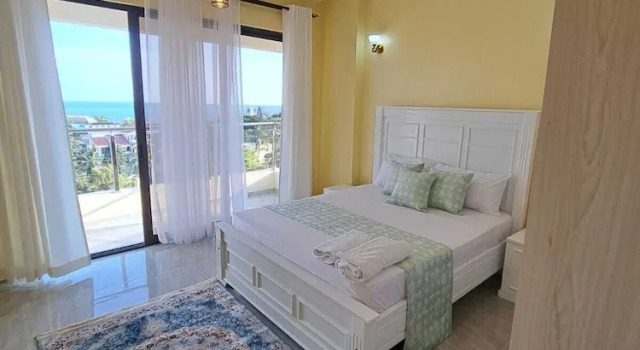 Lux Suites 3rd Avenue Seaview Apartments, Book Apartment Hotels in Coast Region with Parking, Parking