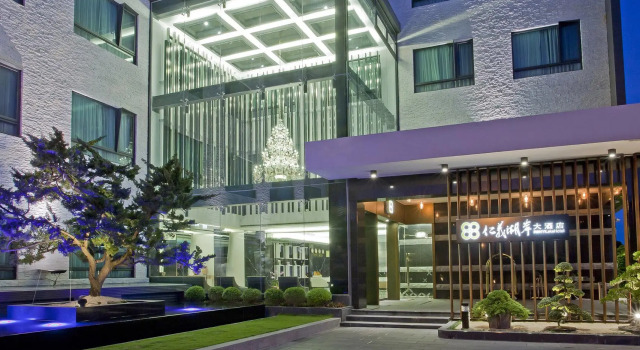 Трёхместный номер Economy Renyi Lake Hotel