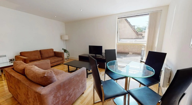 Comfy One Bedroom Apartment in Heart of Waterloo
