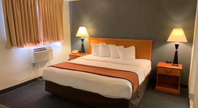 Люкс Brentwood Inn Clinton