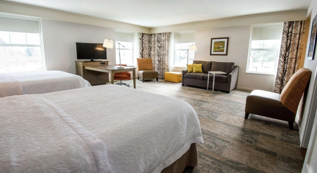 Четырёхместная студия Hampton Inn & Suites Manchester, Vt