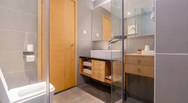 Theme Mountain Life Hotel, Prenota Hotel Hotel a Ngawa con parcheggio, Parcheggio