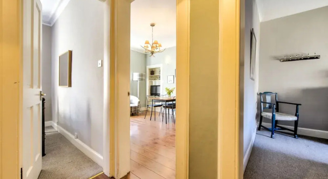 Beautiful, Historic Georgian 4 bed house: Heart of the City, Забронировать Отель Эдинбург Midlothian, рядом с Камера обскура и мир иллюзий