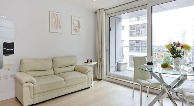 Апартаменты Comfort c 1 комнатой с балконом Spacious Flat Near South Bank by Underthedoormat