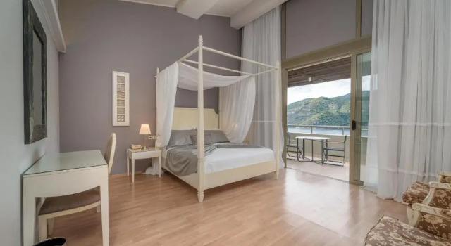 Полулюкс San Nicolas Resort Hotel