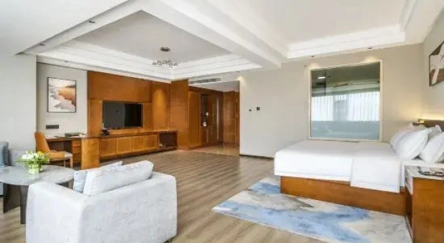Люкс Wyndham Haofeng Hotel in Kaiyuan