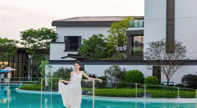qingyuan jihuayuan aishang dujia bieshu, Book Hotel Hoteller i Qingyuan med pool, Swimmingpool