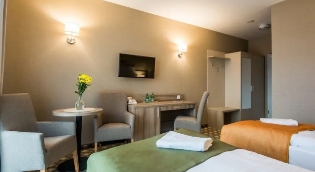 Hotel Nowy Zdrój - Centrum Zdrowia i Wypoczynku, Reserva ahora Hotel Hoteles en Baja Silesia con piscina, Piscina