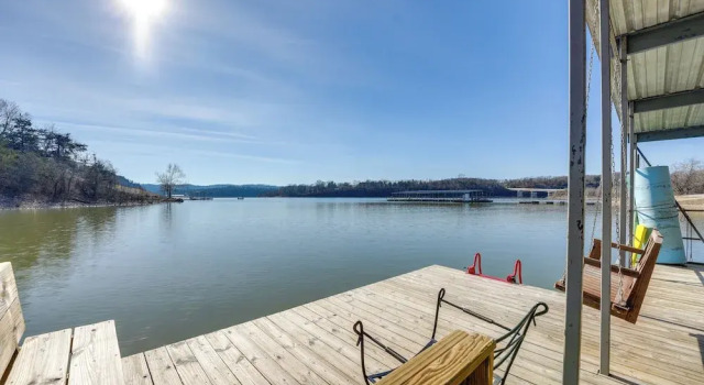 Апартаменты Hike, Boat, Fish & More: Table Rock Lake Cottage