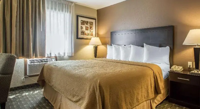 Люкс Quality Inn & Suites Decorah