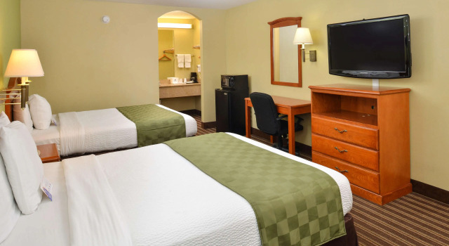 Четырёхместный номер Standard Americas Best Value Inn and Suites Little Rock
