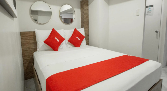 Двухместный люкс Circuit Hostel