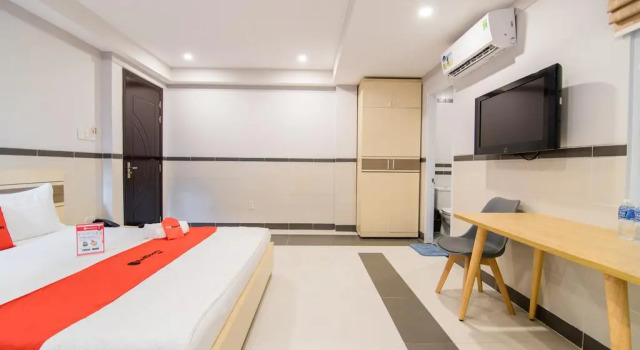 RedDoorz Plus near Lotte Mart D7