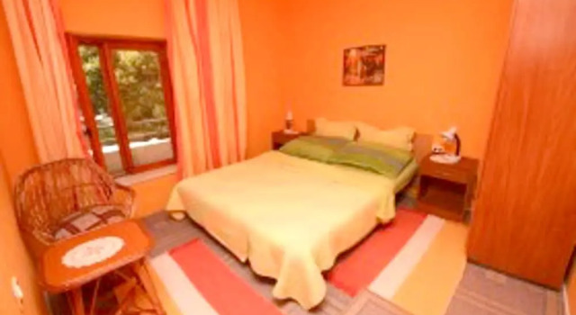 House With 2 Bedrooms in Jelsa, With Wonderful sea View, Furnished Ter, Rezerwuj Hotel Hotele w Split-Dalmatia County z parkingiem, Parking