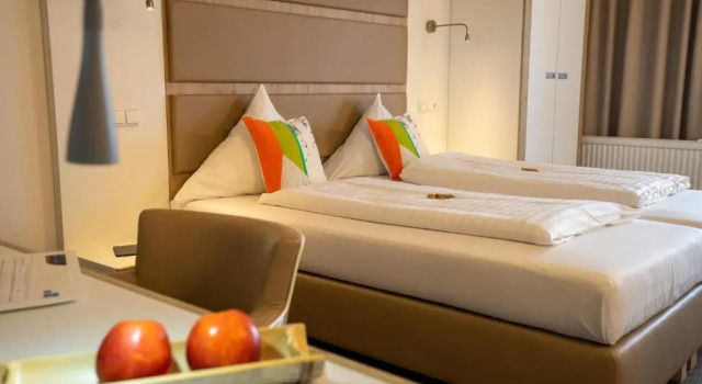 Двухместный номер Deluxe с балконом Confour Hotel