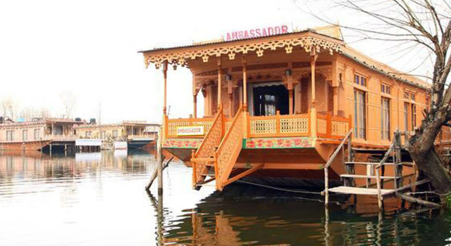 Двухместный номер Standard с балконом и с красивым видом из окна Houseboat Ambassador