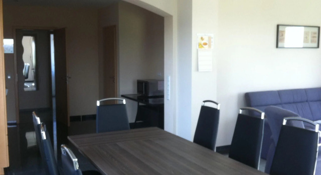 Spacious Mansion in Feuerscheid with Garden, Prenota Hotel Feuerscheid 