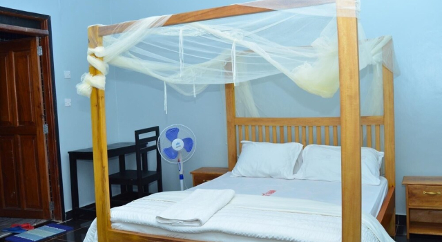 Kamfart Safari Lodge, Prenota Hotel Jinja 