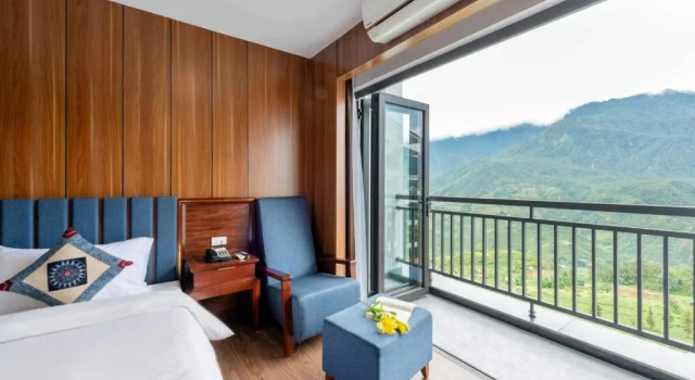 Номер Superior с видом на горы Bamboo Sapa Hotel