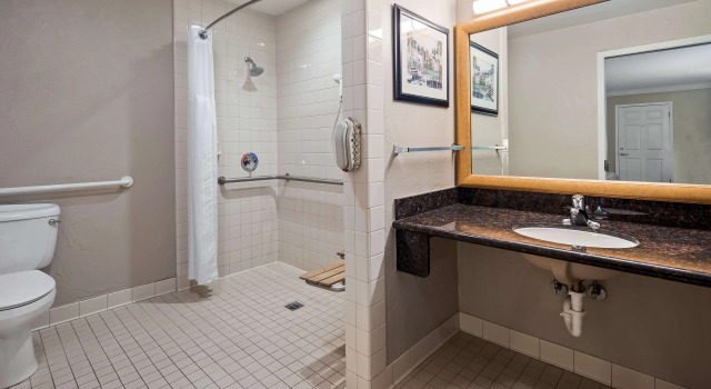 Четырёхместный номер Standard Best Western Plus Humboldt Bay Inn