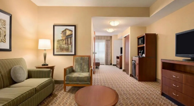 Люкс Hilton Garden Inn Solomons