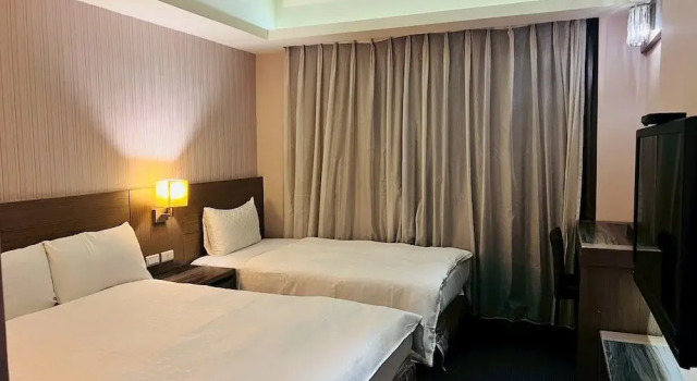 Трёхместный номер Standard 巴黎商旅 Paris Hotel