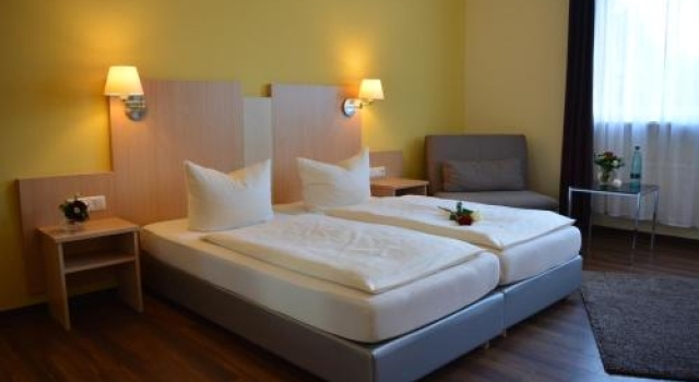 Hotel Garni Am Obsthof Gbr, Rezerwuj Hotel Stade Dolna Saksonia