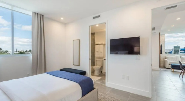 Beautifully Decorated 2 Bedroom apt in Sobe, Забронировать Отель Отели Miami Metropolitan Area 3 звезды, 3*