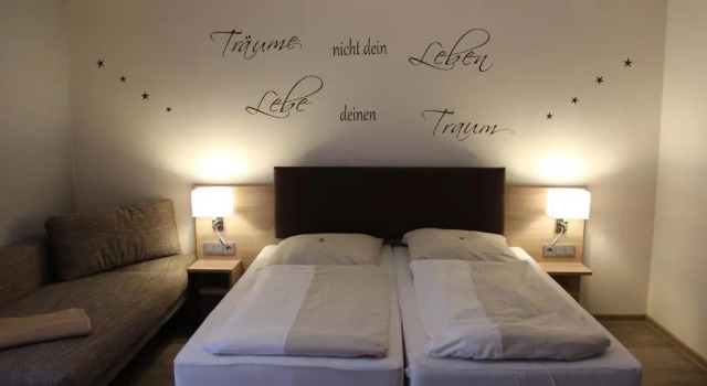 Трёхместный номер Standard Hotel Dreimädelhaus