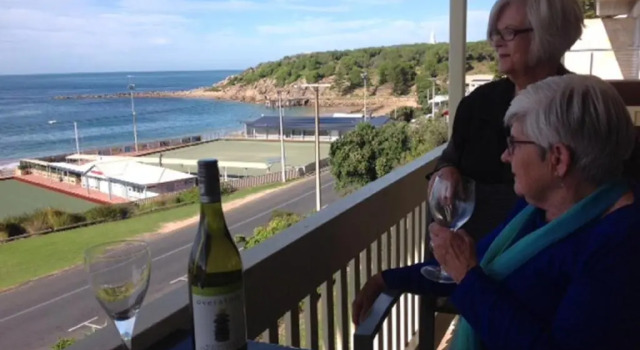 The Dolphins Beachfront Apartments, Book Lejlighed Port Elliot South Australia