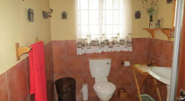 Коттедж с 4 комнатами Rafiki's Resthouse
