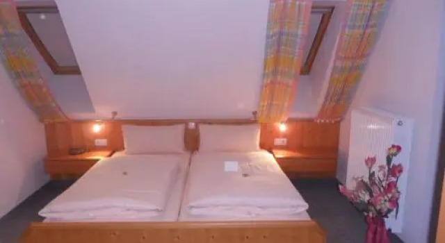 Hotel Gasthof Krone, Book Hotel Spalt Franconian Lake District